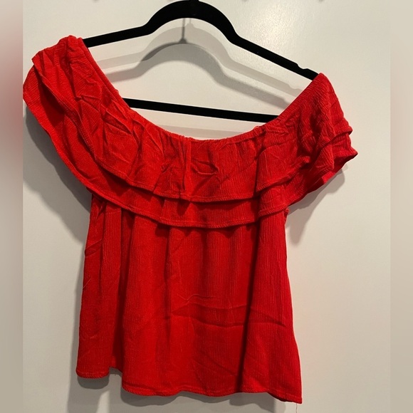 one clothing Tops - Off the shoulders red top